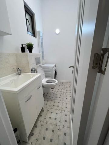 Апартаменты Perla Apartament Бухарест Экстерьер фото